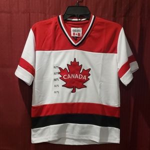 Boys XXL Canada Jersey NWT maple leaf red NEW!